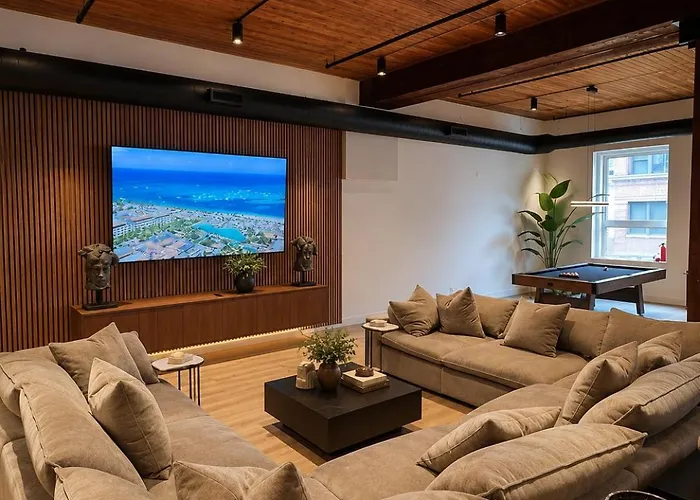 Luxury Loft - River North, Apartment