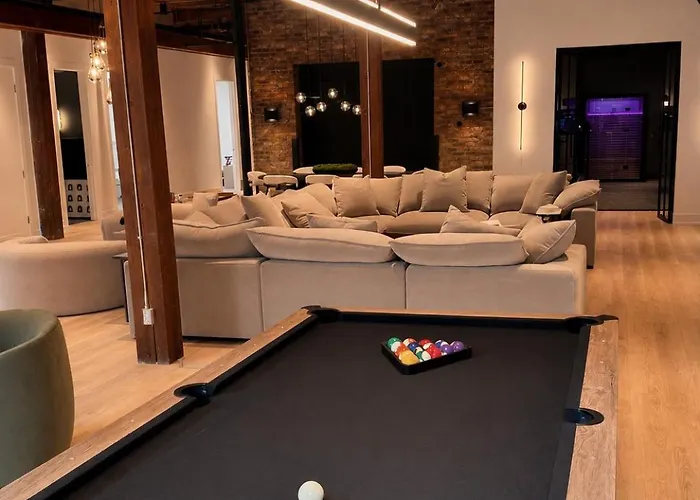 Luxury Loft - River North,